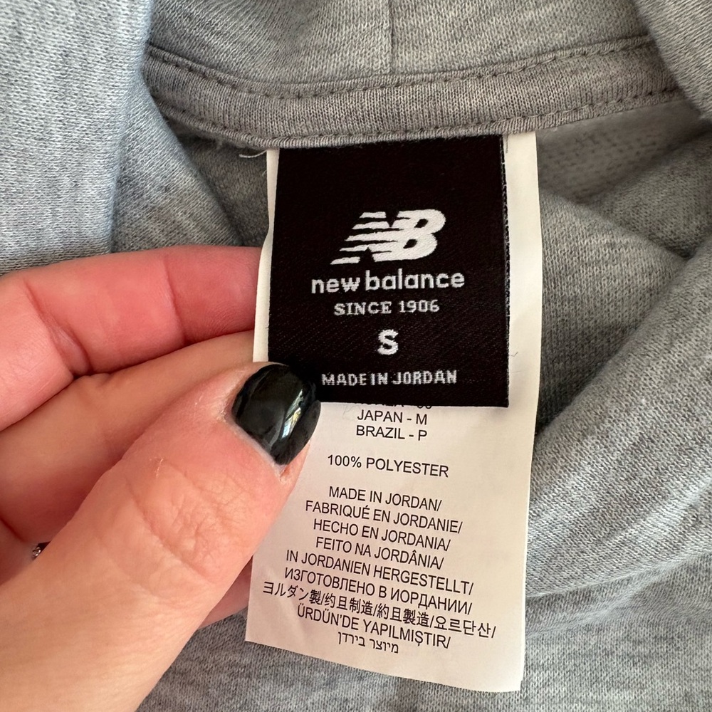 New Balance Gray Mock Neck Cropped Logo Long Sleeve Pullover Size Small - Picture 6 of 6